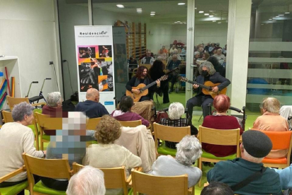 Un concierto de ResidenciArt en una residencia de personas mayores, el año pasado.