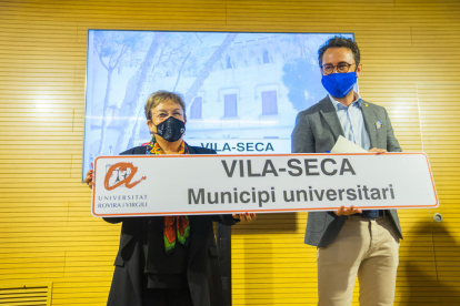 La rectora de la URV, María José Figueras, i l'alcalde Pere Segura