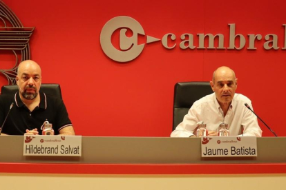 Hildelbrand Salvat, director del Radar, i Jaume Batista, vicepresident de la Cambra, ahir.