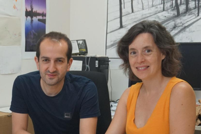 Los investigadores de la URV Roger Guimerà y Marta-Salas Pardo.