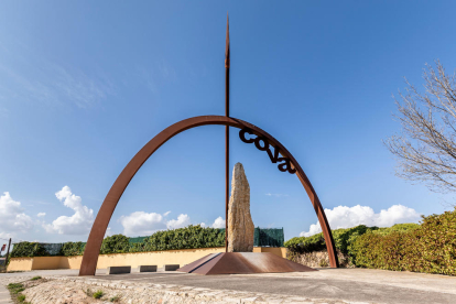 Monument de la Cova de l'Espluga.