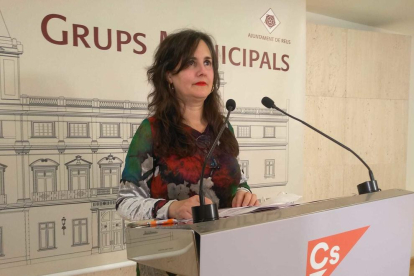 La portavoz de Cs, Débora García, durante la comparecencia.