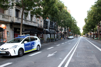 La calle Creu Coberta, próxima a la plaza de Espanya.