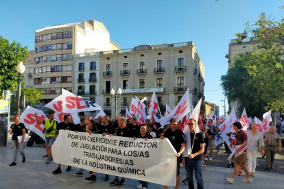 Imatge de la manifestació dels treballadors de la química a Tarragona.