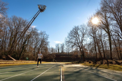 Pista d'atletisme enmig de la naturalessa a Olot.