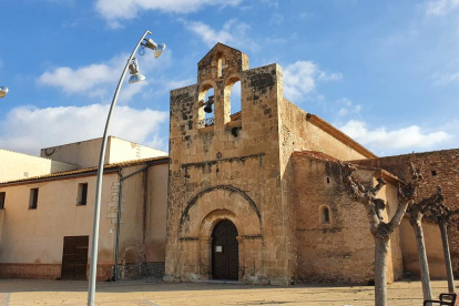 El monasterio e iglesia en Santa Maria, en Santa Oliva (Baix Penedès)