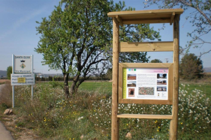 Panell amb una de les rutes pel municipi.