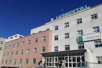 Imagen de archivo de la fachada del hospital de Jerez.