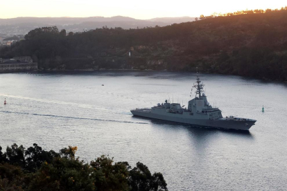 La fragata Blas de Lezo surt de l'Arsenal Militar de Ferrol per a dirigir-se a la mar Negra davant l'escalada de tensió entre Rússia i Ucraïna