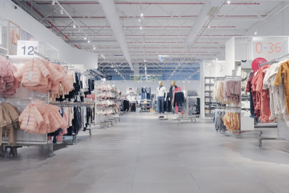La marca francesa ofrecerá ropa a precios asequibles en un espacio de 1.000 metros cuadrados.
