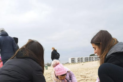 Los niños ucranianos vieron la playa por primera vez en su vida en Creixell