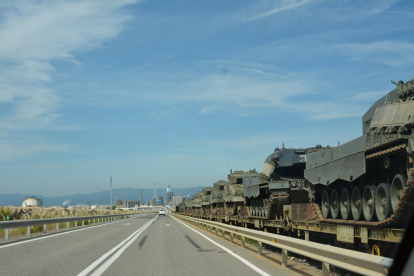Imagen de los tanques que han llegado a Tarragona.