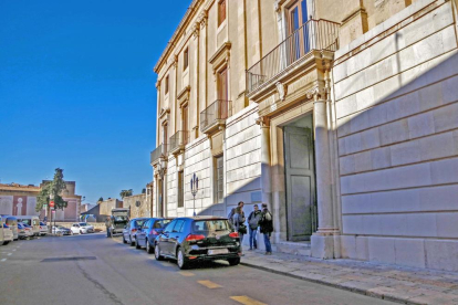 Imatge d'arxiu de la façana de l'edifici principal de l'Arquebisbat de Tarragona.