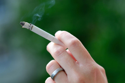 La incidència del tabaquisme en els càncers en dones és cada vegada major.