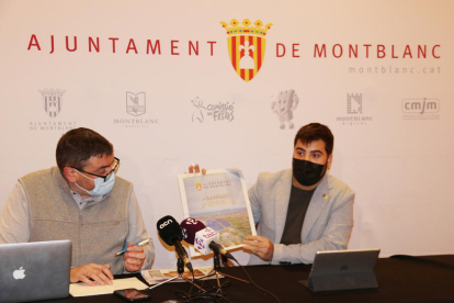 Els portaveus dels grups municipals de Junts i d'ERC a Montblanc, Marc Vinya i Oriol Pallissó.