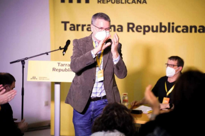Pau Ricomà celebrant la seva elecció com a cap de llista d'ERC a Tarragona.