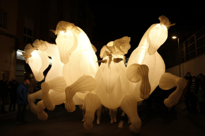 Cavalls de llum de la companyia francesa Compagnie des Quidams.