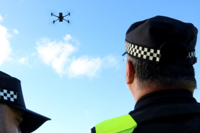 Dispositiu de la Policia Local de Cunit amb ús de dron.