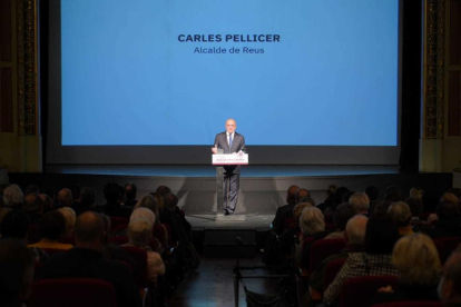 L'alcalde, Carles Pellicer, al teatre Bartrina durant la seva conferència 'Creure en el futur de Reus'.
