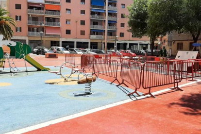 El parc infantil de la plaça Josep María Salvadó Urpí