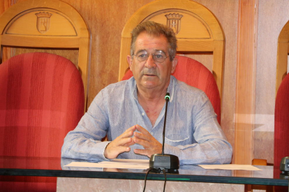 El alcalde de Montblanc, Josep Andreu, en rueda de prensa presentando la liquidación del presupuesto del 2021.