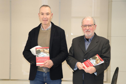 Josep Maria Arias i Tomàs Carot, autors del llibre 'De l'Olivetti al teletreball'.