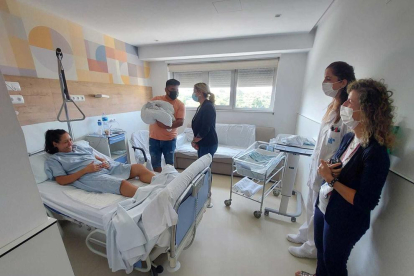 Imatge d'una de les noves habitacions individuals habilitades al centre hospitalari.