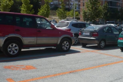 Imatge de vehicles estacionats.