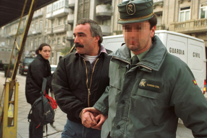La entrada de Alfredo Sánchez Chacón durante el juicio del año 2001.