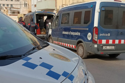 En la operación participaron Mossos y Policía Local de Amposta.