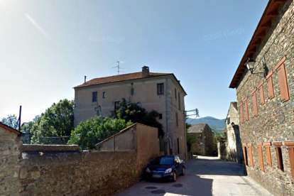 Imatge d'un dels habitatges unifamiliars que subhasta la Generalitat.