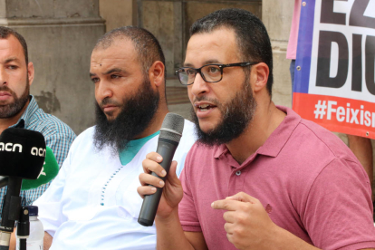 El president de l'associació islàmica Al-Forkan de Vilanova, Amarouch Azbir, i l president d'Adedcom de Reus,