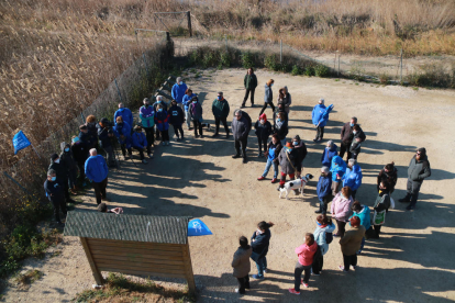 L'activitat impulsada per SEO BirdLife, PiCampall i la Plataforma en Defensa de l'Ebre ha reunit una quarentena de persones.