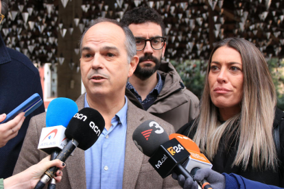 El secretario general de Junts, Jordi Turull con la diputada Míriam Nogueres.