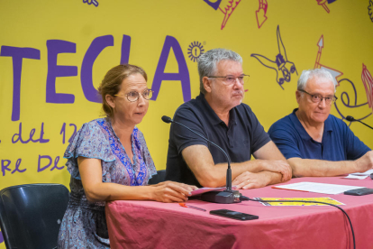 Pau Ricomà, alcalde de Tarragona, i Inés Solé, regidora de Cultura, amb representants d'algunes entitats de la ciutat.