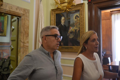 El concejal de Seguridad Ciudadana de Valls, Enric García, y la alcaldesa, Dolors Farré.
