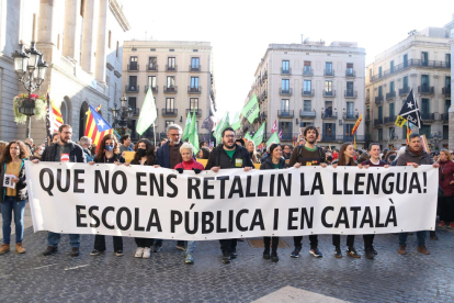 Manifestació a la plaça Sant Jaume de Barcelona.