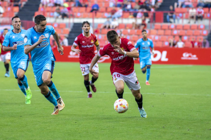 De las botas de Aarón Rey han salido los últimos cuatro goles del Nàstic, todos ellos al Nou Estadi.