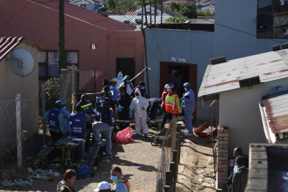 Sudáfrica: Encuentran muertos a 21 jóvenes dentro de un bar por una posible intoxicación masiva