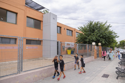 Imatge d'arxiu de la façana de l'escola pública de Sant Salvador de Tarragona.