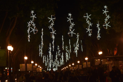 Imatge d'arxiu de la Rambla Nova de Tarragona amb els llums de Nadal enceses.