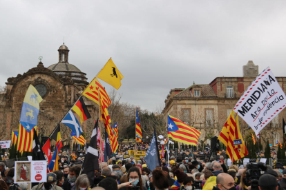 Manifestación ante el Parlament para reclamar la independencia.