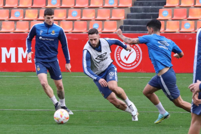 El nuevo fichaje grana, Marc Fernández, durante un entrenamiento esta temporada.