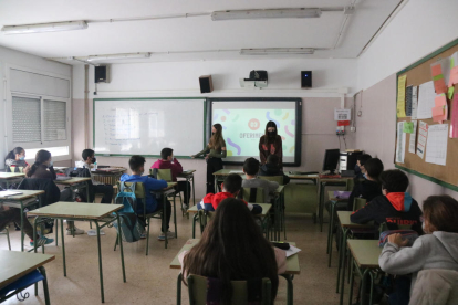 Sessió de concienciació contra el bulling a l'institut Estany de Ricarda del Prat de Llobregat.