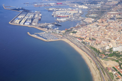 Imatge aerea del Port de Tarragona.