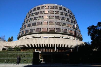 Imagen exterior de la fachada del Tribunal Constitucional.