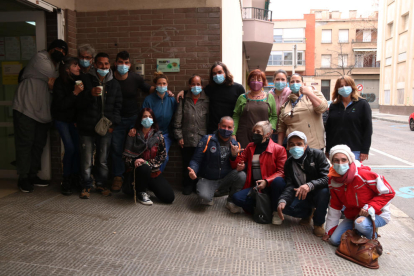 Membres de l'associació ARSU durant la inauguració del laboratori ISOLAB.