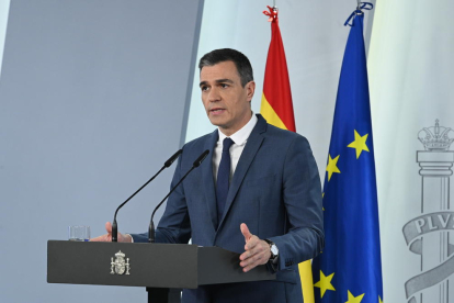 El presidente del gobierno español, Pedro Sánchez, en una declaración institucional en la Moncloa.