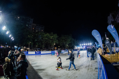 La pista de patinatge restarà instal·lada fins al diumenge 8 de gener.