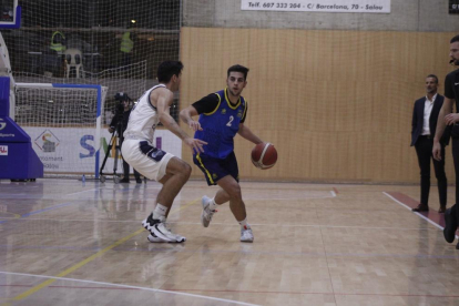 Iker Montero durante un partido esta temporada.